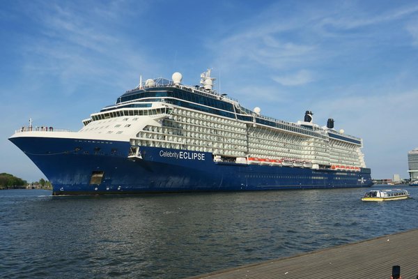 Où peut-on séjourner pour des vacances de pêche en mer en Bretagne avec des cours de cuisine de fruits de mer?